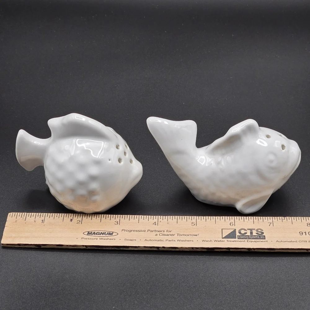 Pier 1 Imports White Puffer Koi Fish Salt & Pepper Shaker Set Italy